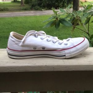White converse All Stars